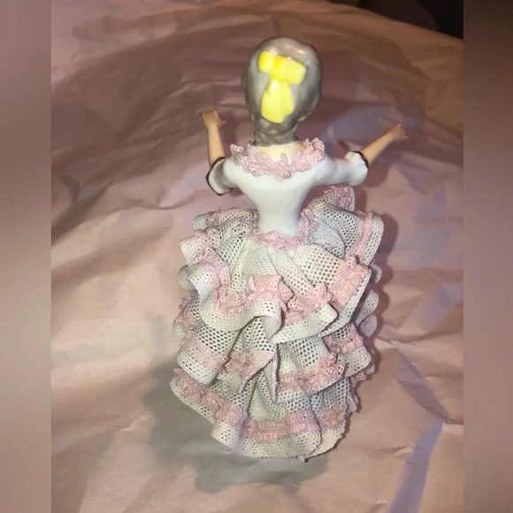 Vintage Germany Dresden Lace Porcelain Figurine - Picture 3 of 12